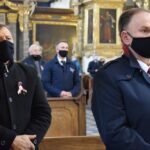 11.11.2020 Sandomierz. Święto Niepodległości. Msza święta. Na zdjęciu (od lewej): Jacek Toś - dyrektor Krajowego Ośrodka Wsparcia Rolnictwa w Kielcach i Marek Kwitek - poseł PiS / ks. Wojciech Kania