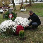 07.11.2020. Opatów. Chryzantemy w miejscach pamięci / Emilia Sitarska / Radio Kielce