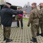 07.11.2020. Opatów. Chryzantemy w miejscach pamięci / Emilia Sitarska / Radio Kielce