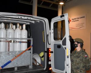 Opatów. Transport tlenu przez żołnierzy WOT / ŚBOT