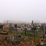 01.11.2020. Ostrowiec Św. Cmentarz komunalny od strony ul. Granicznej / Emilia Sitarska / Radio Kielce