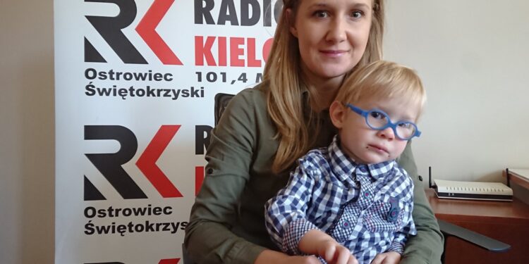 Paulina Sternik z synem Szymkiem / Emilia Sitarska / Radio Kielce