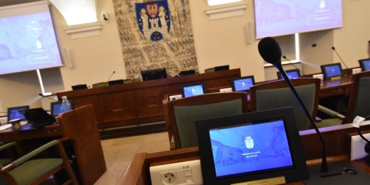 RADIO POZNAŃ. Sensacja w poznańskiej Radzie Miasta. Radni mają dość politycznej wojny - Radio Kielce Radio Poznań