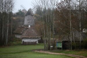 21.11.2020. Tokarnia. Skansen / Robert Felczak / Radio Kielce