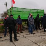 12.11.2020. Włostów. Spotkanie rolników przed strajkiem i blokowaniem dróg / Emilia Sitarska / Radio Kielce