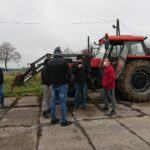 12.11.2020. Włostów. Spotkanie rolników przed strajkiem i blokowaniem dróg / Emilia Sitarska / Radio Kielce