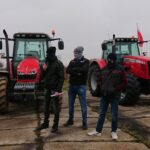 12.11.2020. Włostów. Spotkanie rolników przed strajkiem i blokowaniem dróg / Emilia Sitarska / Radio Kielce