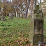 01.11.2020. Wszechświęte. Nieczynny cmentarz przykościelny / Emilia Sitarska / Radio Kielce