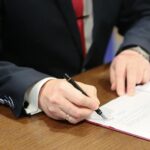 26.11.2020. Kielce. Konferencja dotycząca finansowania rozbudowy instalacji tlenowej w Szpitalu Powiatowym w Busku Zdroju oraz modernizacji i rozbudowy instalacji tlenowej w szpitalu Powiatowym we Włoszczowie / Wiktor Taszłow / Radio Kielce