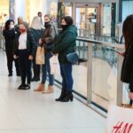 28.11.2020. Kielce. Oblężone kieleckie galerie handlowe / Wiktor Taszłow / Radio Kielce