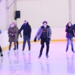 28.11.2020. Kielce. Lodowisko na Telegrafie / Wiktor Taszłow / Radio Kielce