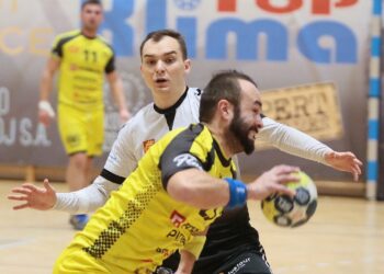 28.11.2020. Kielce. I liga piłki ręcznej: AZS UJK - KSSPR Końskie / Wiktor Taszłow / Radio Kielce