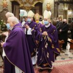 29.11.2020. Kielce. Uroczysta msza święta w szóstą rocznicę ingresu Ks. Biskupa Ordynariusza Jana Piotrowskiego / Wiktor Taszłow / Radio Kielce