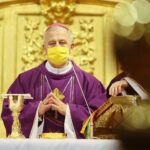 29.11.2020. Kielce. Uroczysta msza święta w szóstą rocznicę ingresu Ks. Biskupa Ordynariusza Jana Piotrowskiego. Na zdjęciu: Jan Piotrowski - biskup kielecki / Wiktor Taszłow / Radio Kielce