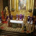 29.11.2020. Kielce. Uroczysta msza święta w szóstą rocznicę ingresu Ks. Biskupa Ordynariusza Jana Piotrowskiego / Wiktor Taszłow / Radio Kielce