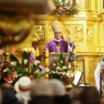 29.11.2020. Kielce. Uroczysta msza święta w szóstą rocznicę ingresu Ks. Biskupa Ordynariusza Jana Piotrowskiego. Na zdjęciu: Jan Piotrowski - biskup kielecki / Wiktor Taszłow / Radio Kielce