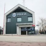 30.11.2020. Chmielnik. Komisariat policji / Wiktor Taszłow / Radio Kielce