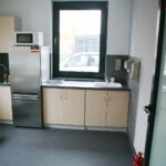 30.11.2020. Chmielnik. Komisariat policji / Wiktor Taszłow / Radio Kielce