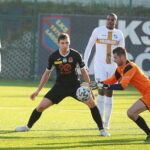 15.11.2020. Łagów. 20. kolejka piłkarskiej III ligi. ŁKS Probudex - KSZO 1929 Ostrowiec / Wiktor Taszłow / Radio Kielce