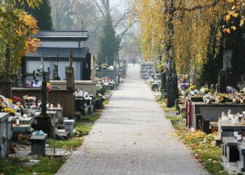 Spacer po Cmentarzu Starym w Kielcach