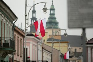 11.11.2020. Kielce. Święto Niepodległości. Flaga / Wiktor Taszłow / Radio Kielce