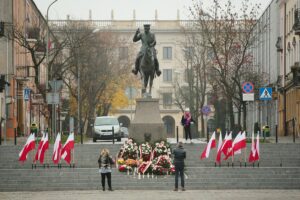 11.11.2020. Kielce. Święto Niepodległości. Flaga / Wiktor Taszłow / Radio Kielce