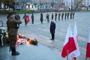 11.11.2020. Kielce. Uroczystości patriotyczne Stowarzyszenia Rekonstrukcji Historycznych „Jodła”. Na zdjęciu: Rafał Nowak - wicewojewoda świętokrzyski / Wiktor Taszłow / Radio Kielce