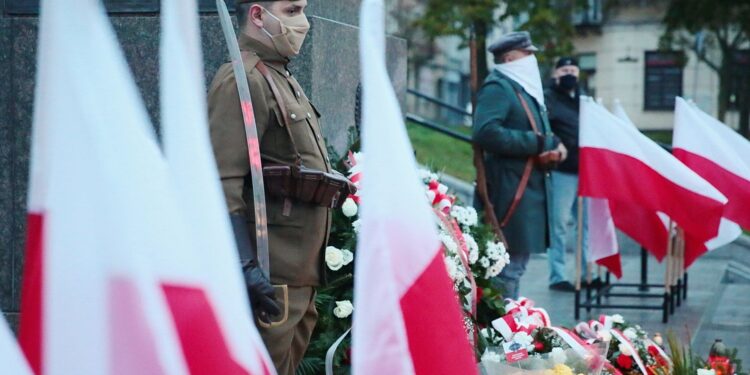 11.11.2020. Kielce. Uroczystości patriotyczne Stowarzyszenia Rekonstrukcji Historycznych „Jodła” / Wiktor Taszłow / Radio Kielce