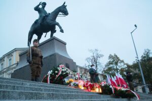 11.11.2020. Kielce. Uroczystości patriotyczne Stowarzyszenia Rekonstrukcji Historycznych „Jodła” / Wiktor Taszłow / Radio Kielce