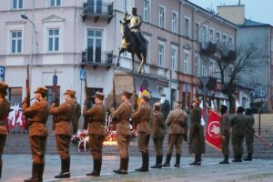 11.11.2020. Kielce. Uroczystości patriotyczne Stowarzyszenia Rekonstrukcji Historycznych „Jodła” / Wiktor Taszłow / Radio Kielce