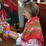 13.11.2020. Ciekoty. Realizacja teledysku do pastorałki "Gore gwiazda" w dworku Stefana Żeromskiego / Wiktor Taszłow / Radio Kielce