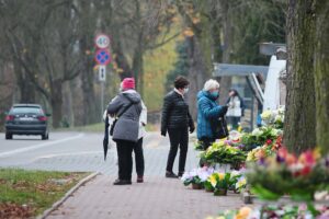 14.11.2020. Kielce. Cmentarz Stary / Wiktor Taszłow / Radio Kielce