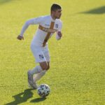 15.11.2020. Łagów. 20. kolejka piłkarskiej III ligi. ŁKS Probudex - KSZO 1929 Ostrowiec / Wiktor Taszłow / Radio Kielce