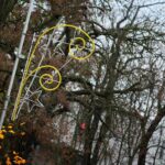 16.11.2020. Kielce. Montaż świątecznych iluminacji / Wiktor Taszłow / Radio Kielce