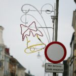 16.11.2020. Kielce. Montaż świątecznych iluminacji / Wiktor Taszłow / Radio Kielce