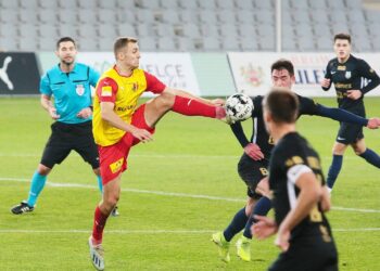 18.11.2020 Kielce. Fortuna 1 Liga. Korona Kielce - Stomil Olsztyn / Wiktor Taszłow / Radio Kielce