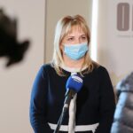 24.11.2020. Kielce. Wręczenie nagród w konkursie na wspomnienia "Historia w mojej pamięci". Na zdjęciu: Wiesława Rutkowska - dyrektor Archiwum Państwowego w Kielcach / Wiktor Taszłow / Radio Kielce