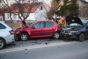 24.11.2020. Cedzyna. Wypadek trzech aut / Wiktor Taszłow / Radio Kielce