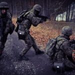 11.12.2020 Świętoszów. „Pętla taktyczna” świętokrzyskich Terytorialsów / starszy szeregowy Daniel Woś / ŚBOT