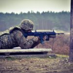 11.12.2020 Świętoszów. „Pętla taktyczna” świętokrzyskich Terytorialsów / starszy szeregowy Daniel Woś / ŚBOT