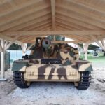 28.12.2020 Skarżysko-Kamienna. Unikalne niemieckie samobieżne działo szturmowe w Muzeum im. Orła Białego pod wiatą / Stowarzyszenie Ochrony Zabytków Militarnych KIS