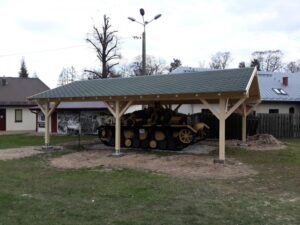 28.12.2020 Skarżysko-Kamienna. Unikalne niemieckie samobieżne działo szturmowe w Muzeum im. Orła Białego pod wiatą / Stowarzyszenie Ochrony Zabytków Militarnych KIS