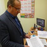 18.12.2020 Jędrzejów. Na zdjęciu: Kazimierz Michalski - naczelnik Wydziału Komunikacji, Transportu i Dróg Publicznych Starostwa Powiatowego w Jędrzejowie / Ewa Pociejowska-Gawęda / Radio Kielce