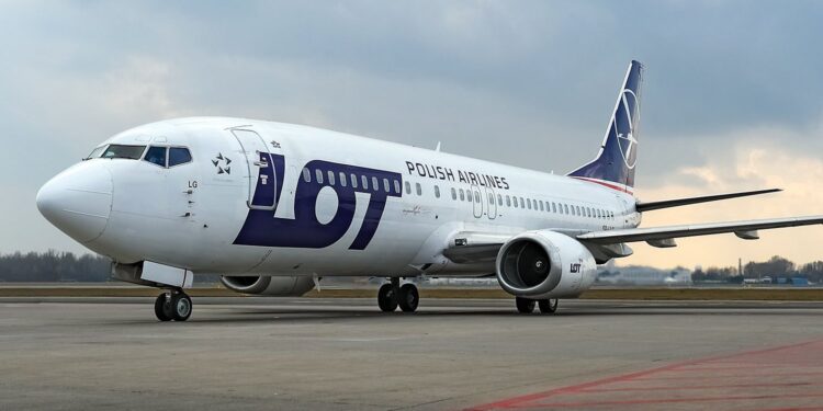 samolot, LOT / Sebastian Fusnik / LOT Polish Airlines