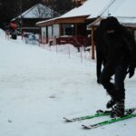 04.12.2020. Bałtów. Pierwsi narciarze w Szwajcarii Bałtowskiej / Emilia Sitarska / Radio Kielce