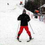 04.12.2020. Bałtów. Pierwsi narciarze w Szwajcarii Bałtowskiej / Emilia Sitarska / Radio Kielce