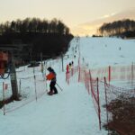 04.12.2020. Bałtów. Pierwsi narciarze w Szwajcarii Bałtowskiej / Emilia Sitarska / Radio Kielce