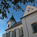 15.11.2020. Chełmce. Kościół świętej Marii Magdaleny i świętego Mikołaja / Robert Felczak / Radio Kielce