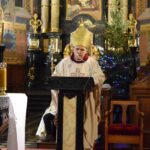 25.12.2020 Sandomierz. Pasterka w bazylice katedralnej. Na zdjęciu: biskup Krzysztof Nitkiewicz / ks. Wojciech Kania