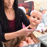 09.12.2020 Stąporków. Drugie życie lalek. Na zdjęciu Weronika Buczek / Magdalena Galas-Klusek / Radio Kielce